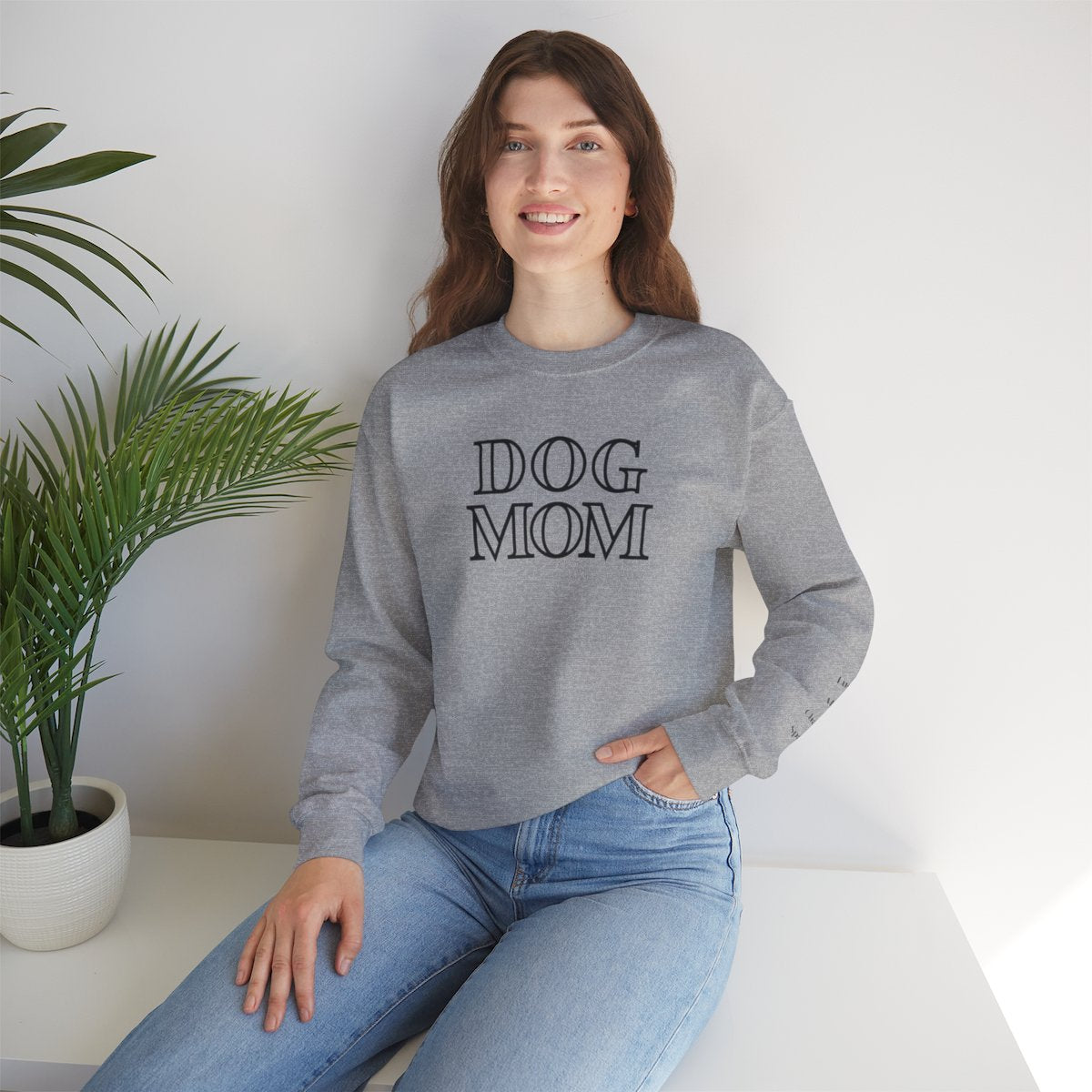 Personalized Dog Mom Heavy Blend™ Crewneck Sweatshirt